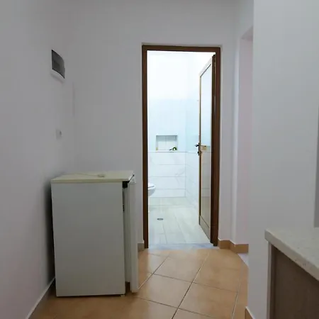 Kiri S.apartaments * Saranda